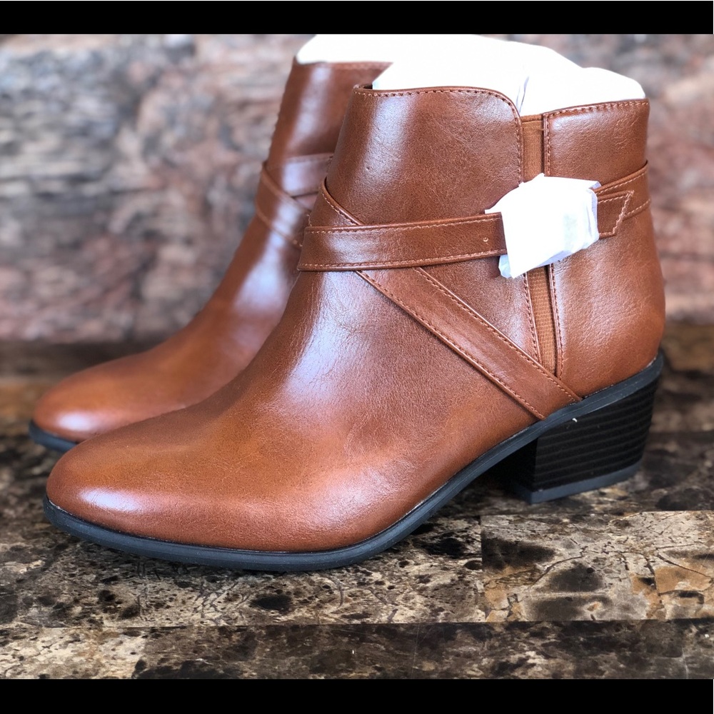 NEW Karen Scott Falonn Ankle Booties - Picture 1 of 10